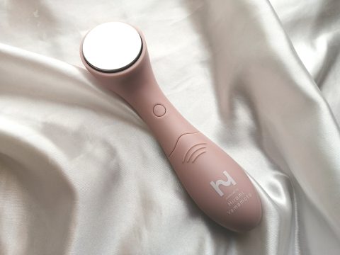 【フラゲレビュー】大人のおしゃれ手帖 2021年8月号《特別付録》山本浩未さん監修！ 50代がゼロからキレイになる！ ベース美顔器